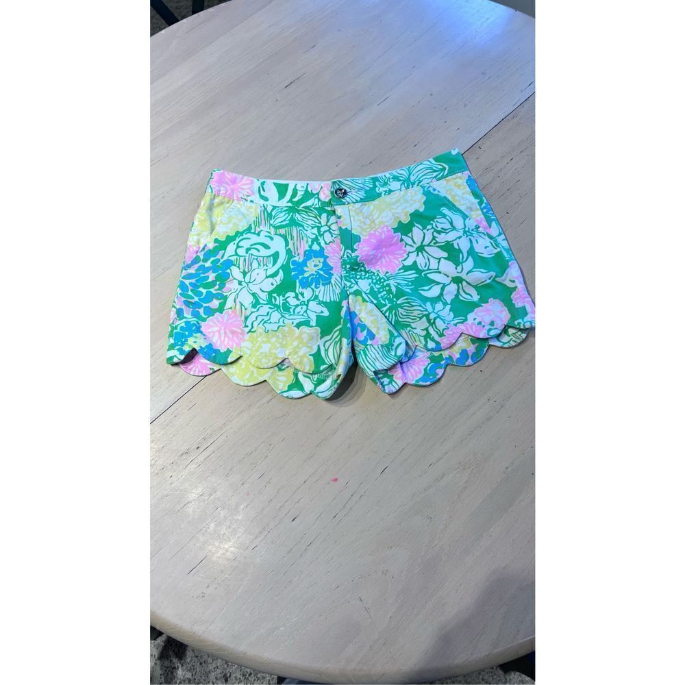 LILLY PULITZER BUTTERCUP SHORT HIBISCUS STROLL SCALLOP TRIM SIZE 0
